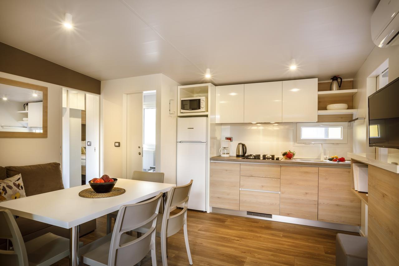 Premium Three-Bedroom Mobile Home Terrace