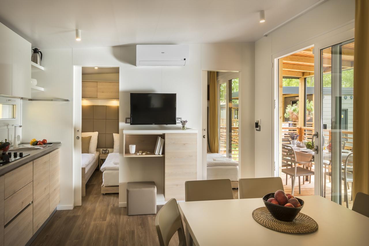 Premium Three-Bedroom Mobile Home Terrace