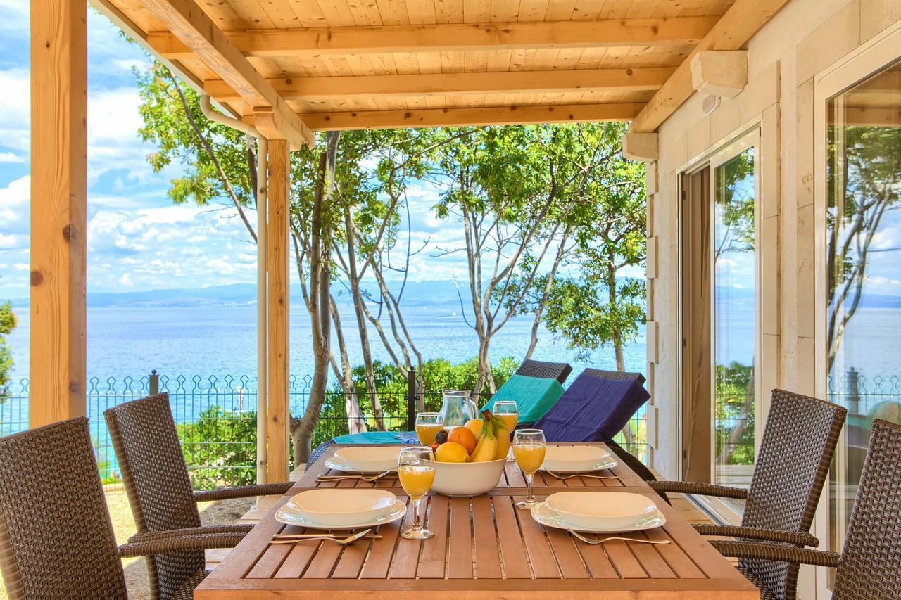 Villa with  Terrace and Sea View,666543615:JPEG