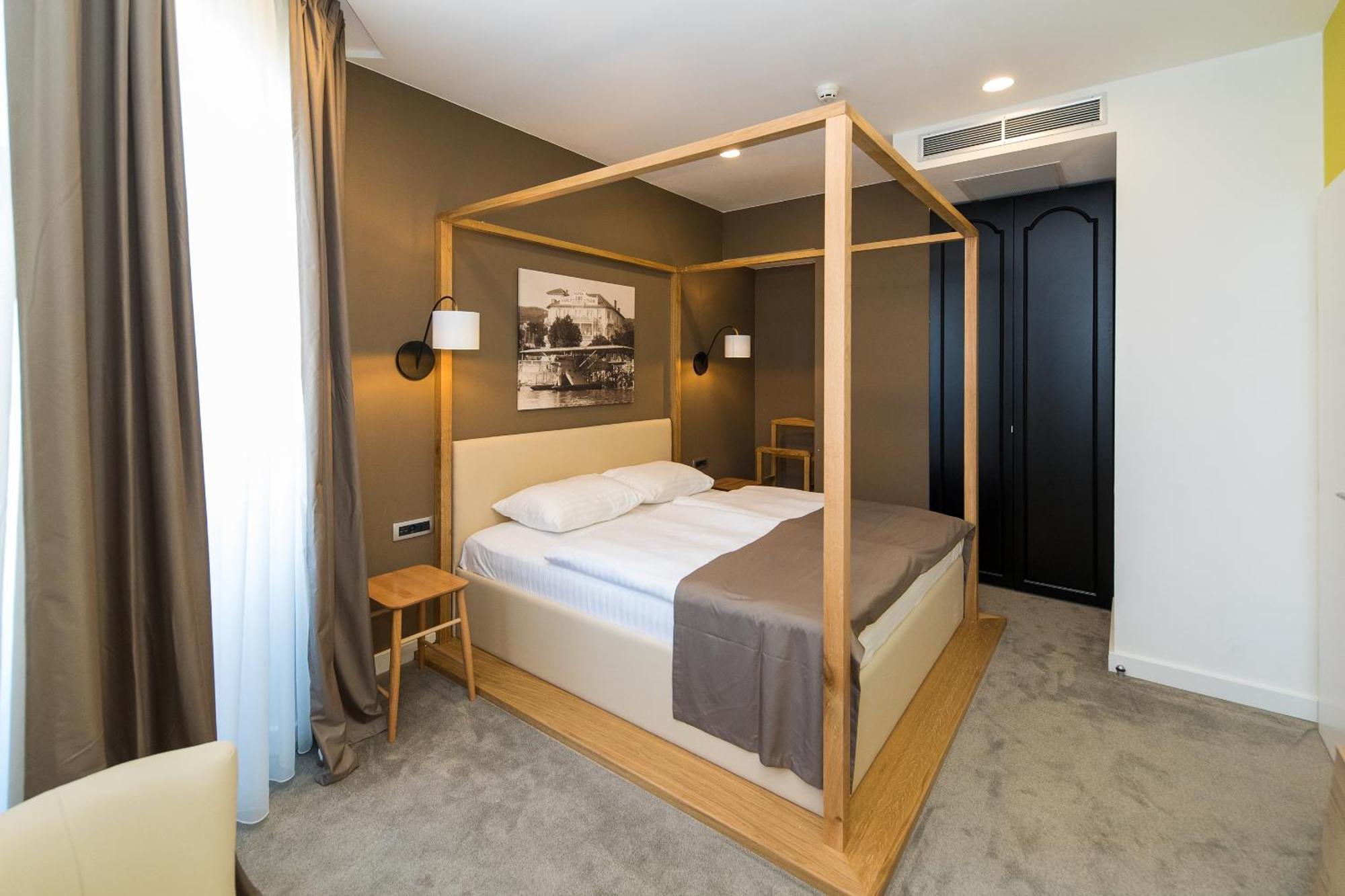 Premium Suite with Sea Side View and Balcony,684094398:JPEG