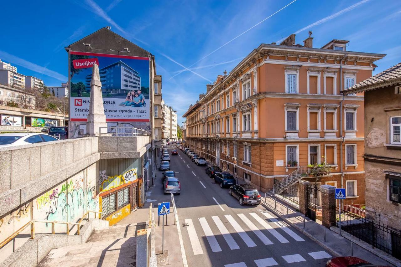 Deluxe King Studio,778847592:JPEG