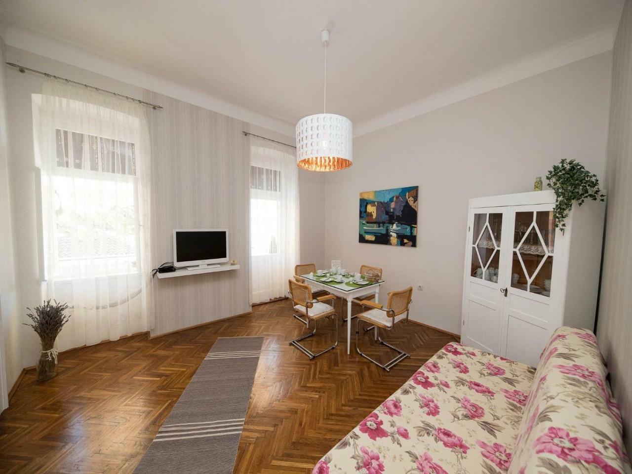 Appartamento con 2 Camere da Letto