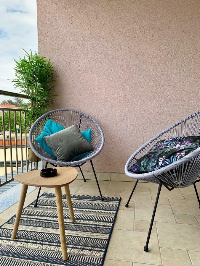 One-Bedroom Apartment,1105245162:JPEG