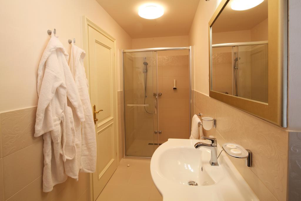 Double Room with Terrace,403345770:JPEG