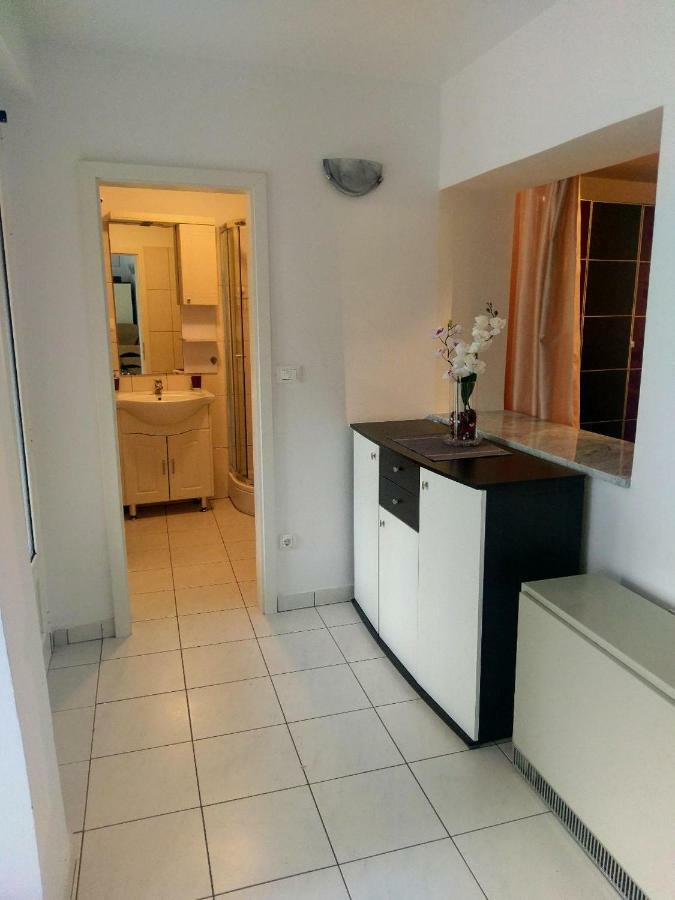 One-Bedroom Apartment,803686020:JPEG