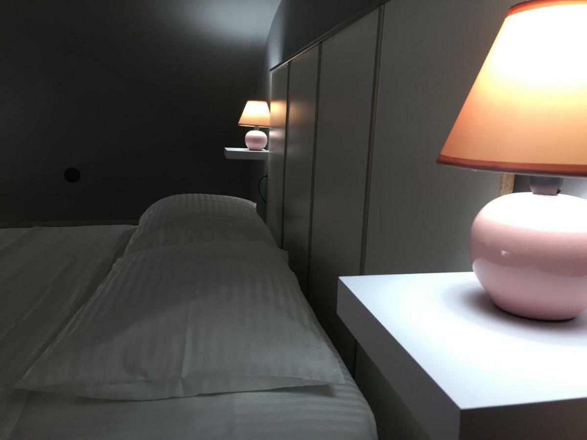 Two-Bedroom Apartment,843774959:JPEG