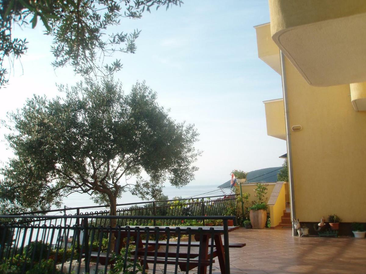 One-Bedroom Apartment,851331824:JPEG