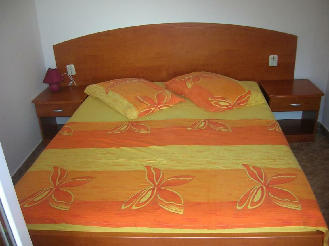 One-Bedroom Apartment,1598432612:JPEG