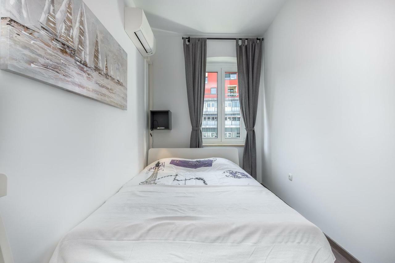 Apartment,856200719:JPEG