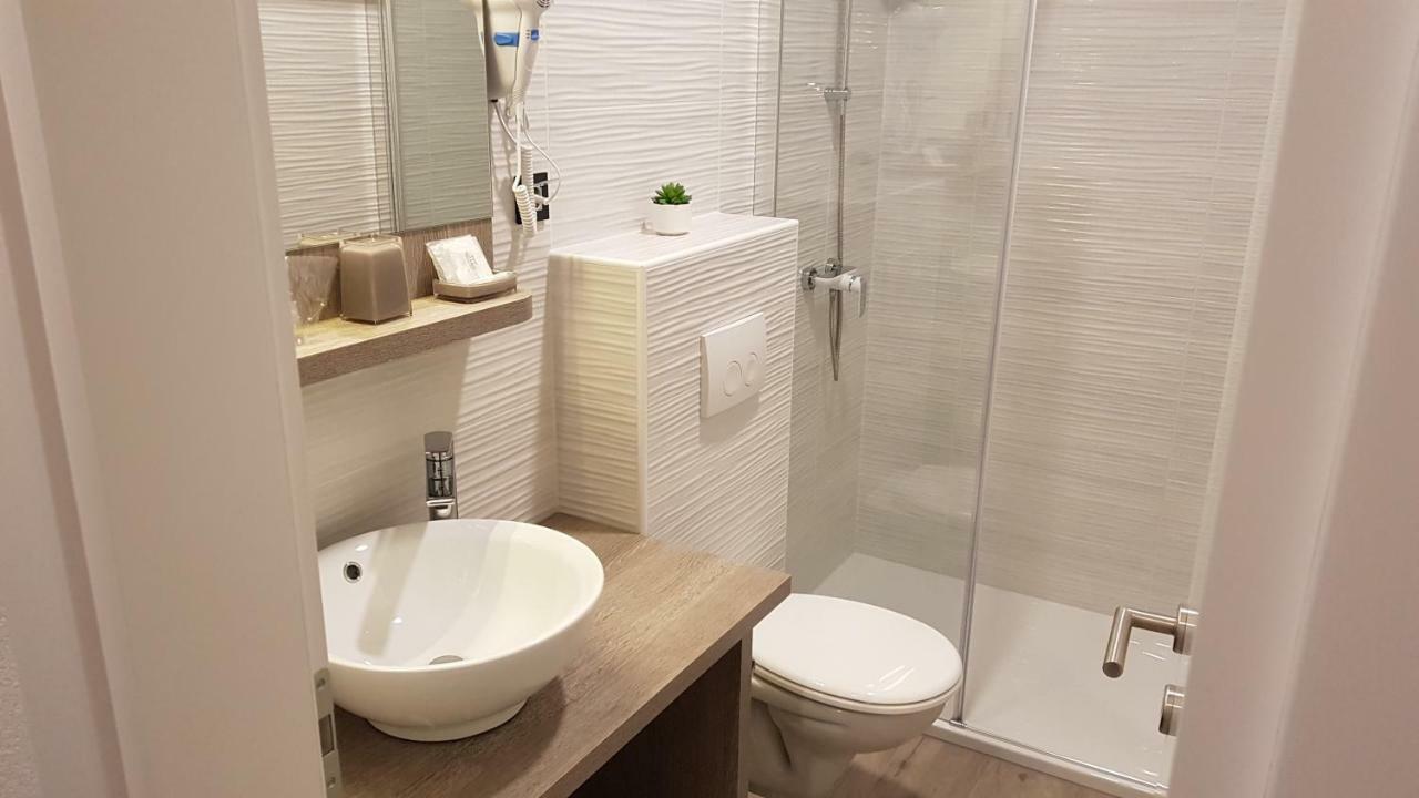 Double Room with Sea View,889933471:JPEG