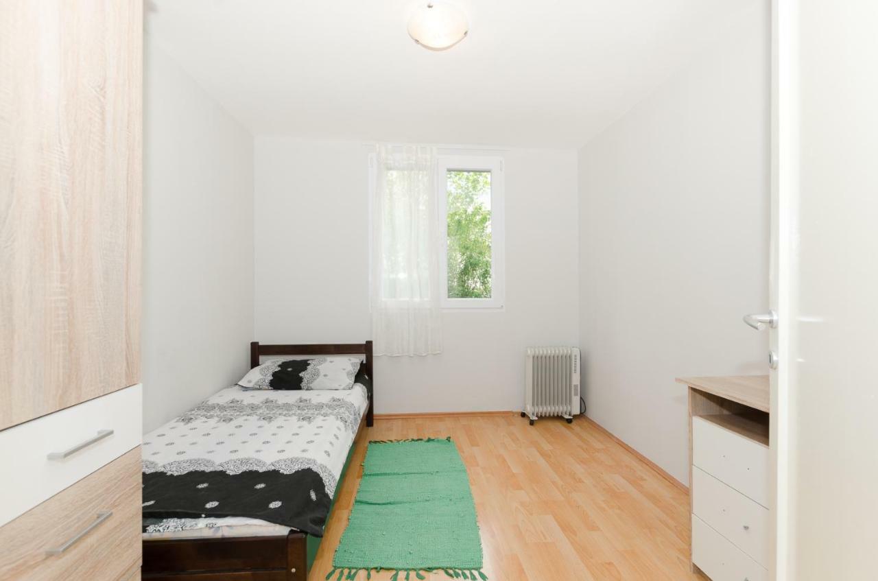 Two-Bedroom Apartment,858911822:JPEG