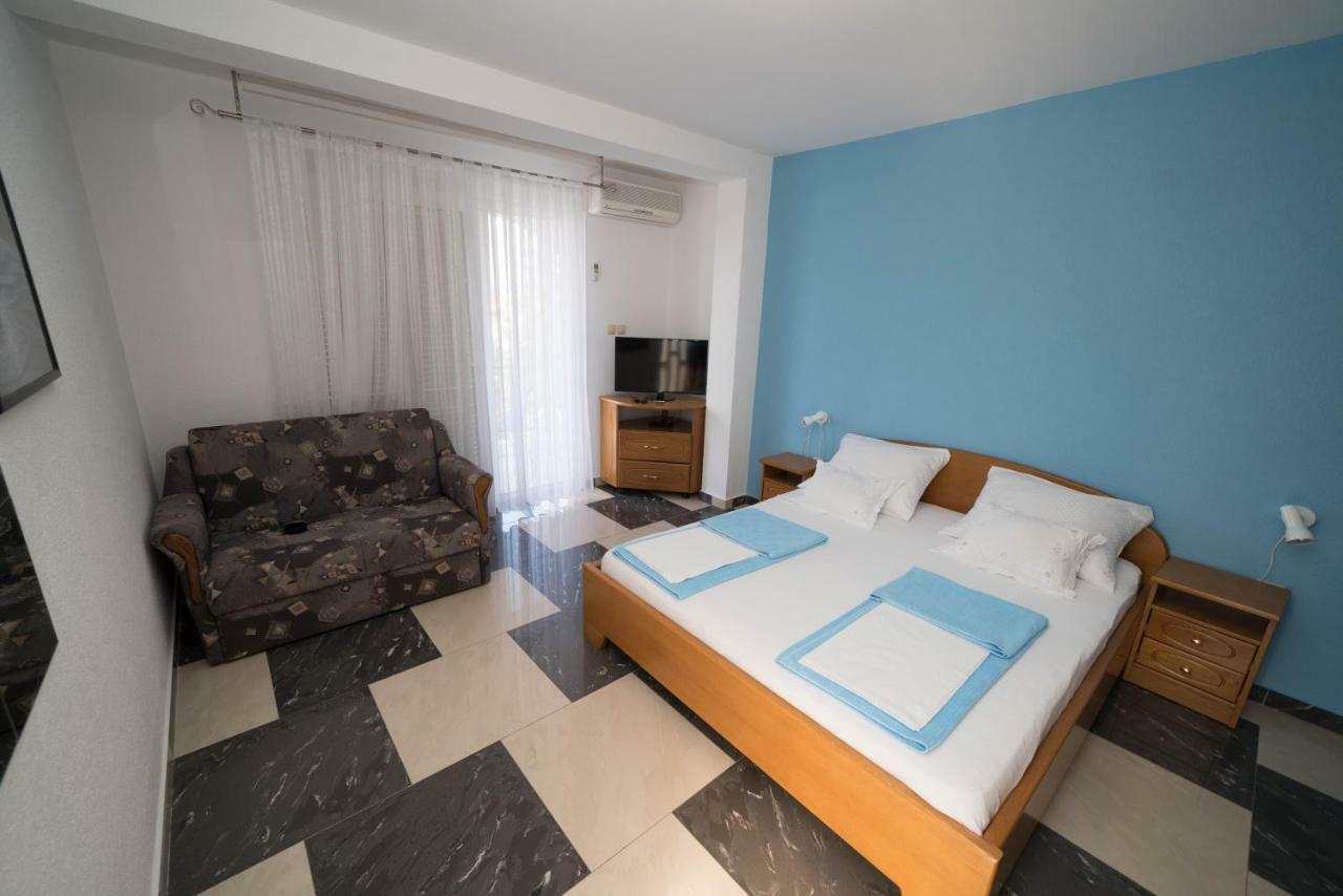 Studio,863078462:JPEG