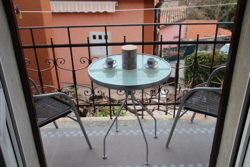 One-Bedroom Apartment,873113279:JPEG