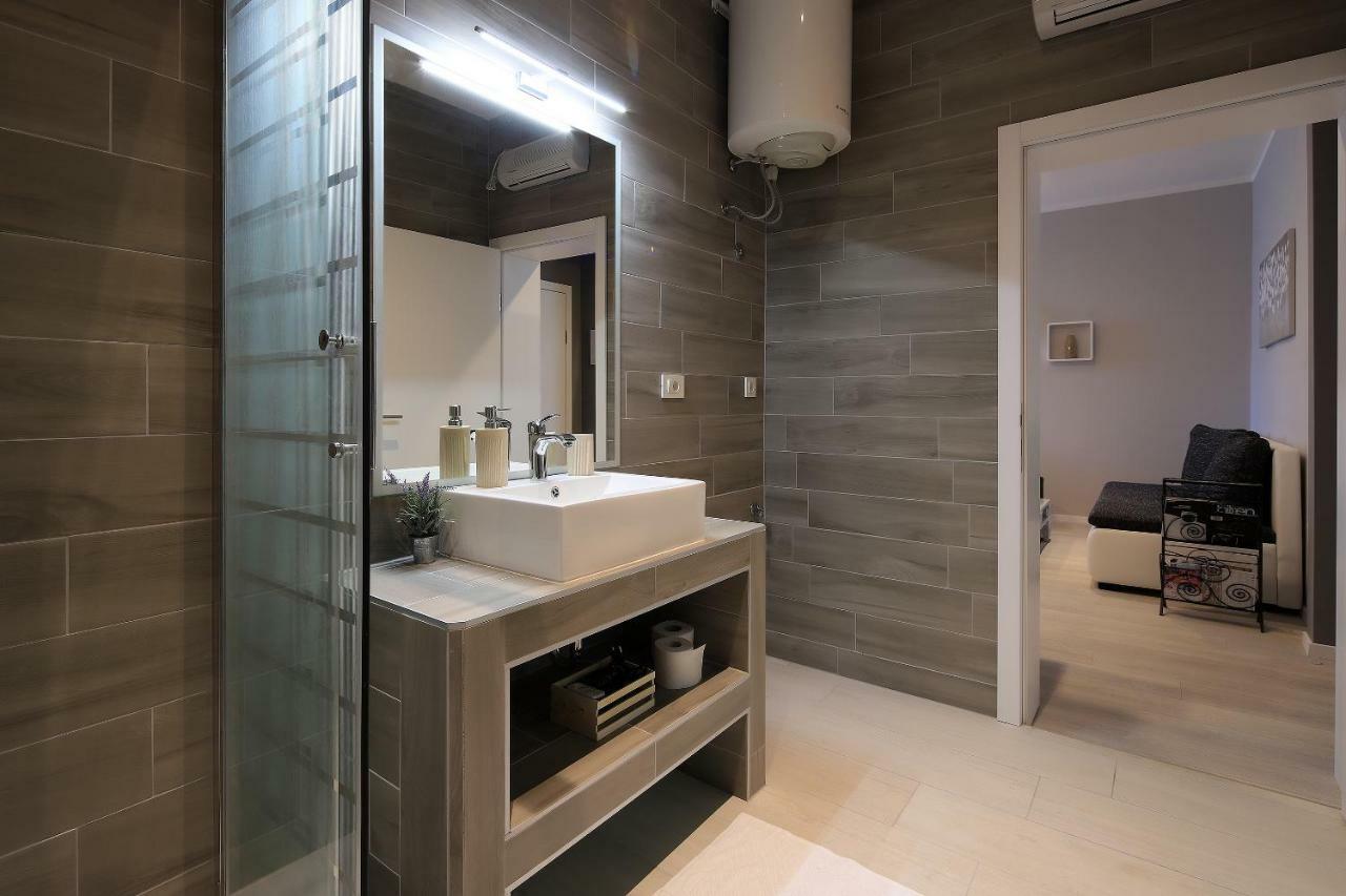 One-Bedroom Apartment,875004584:JPEG