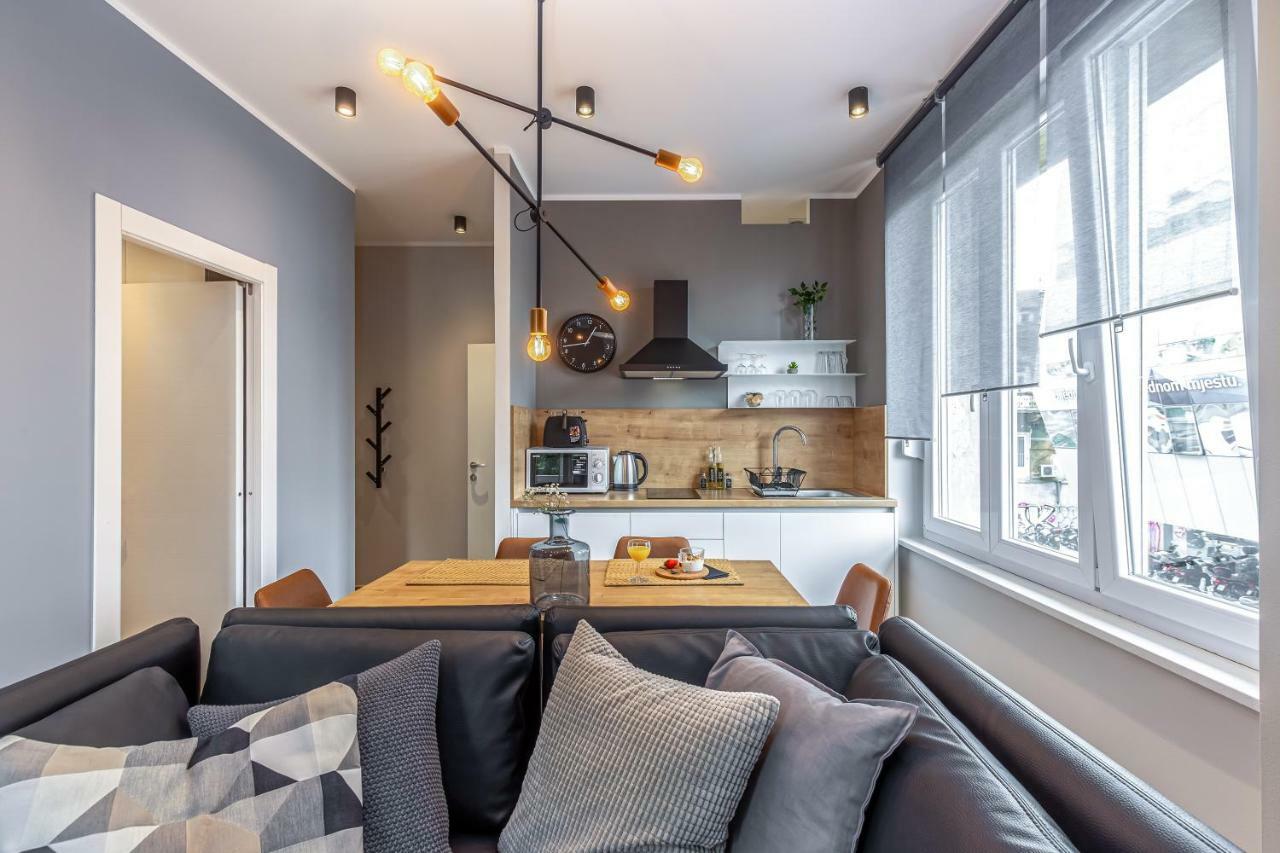 One-Bedroom Apartment,877429793:JPEG