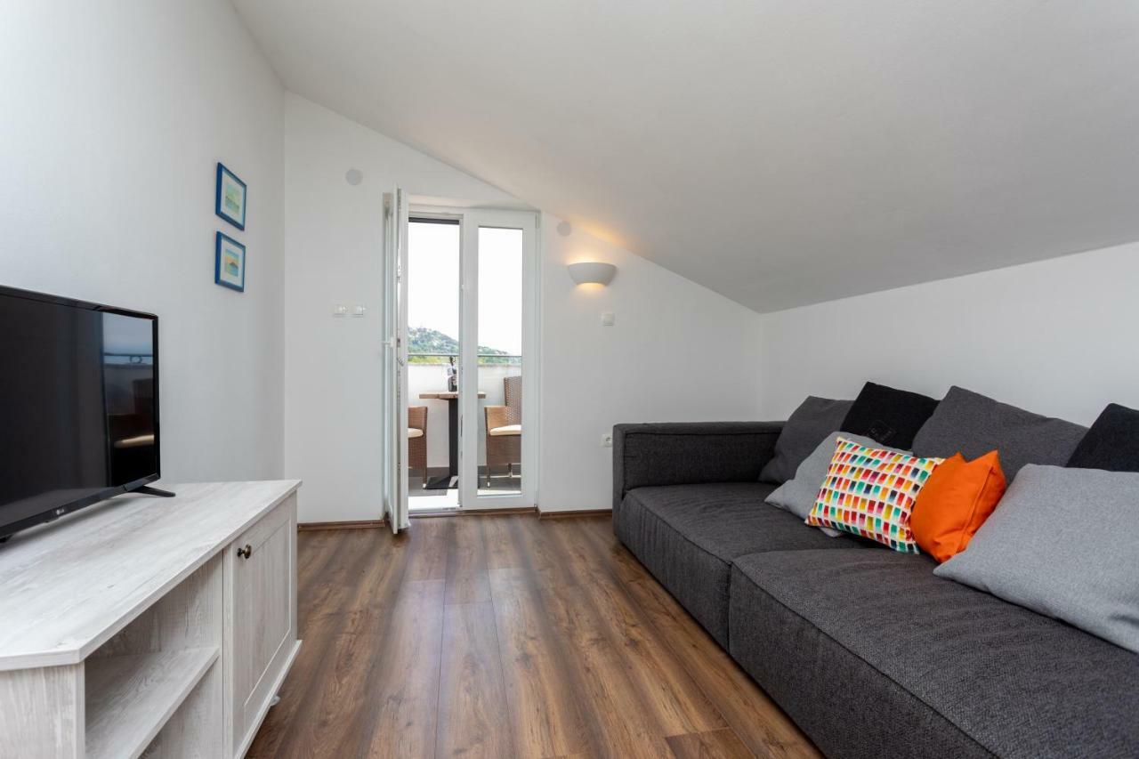 Apartment with Sea View,886394983:JPEG