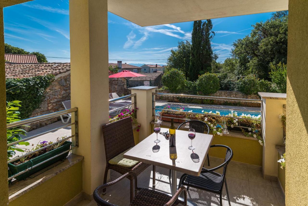 Apartment Pool View