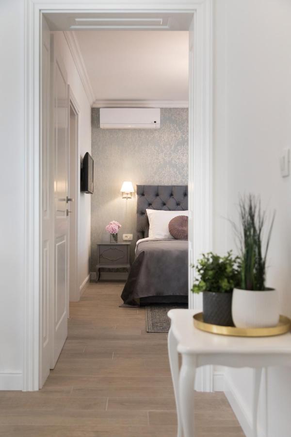 Two-Bedroom Apartment Grand Terrace Upper Floor