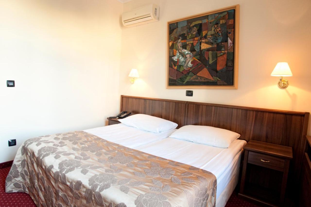 Suite,1526154337:JPEG