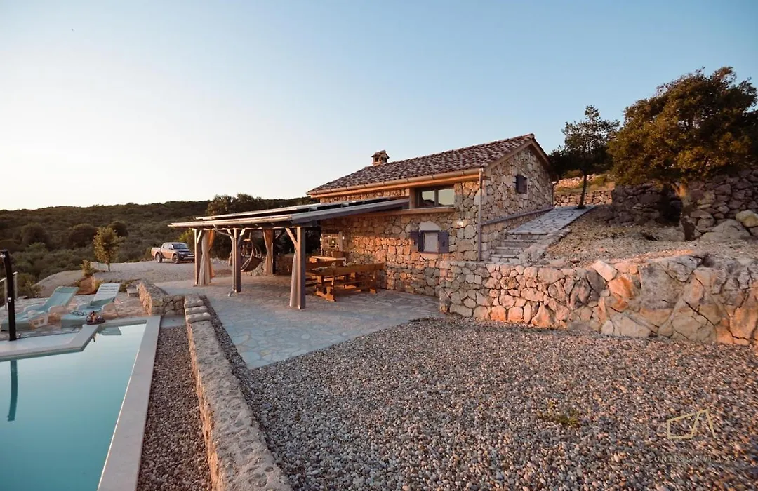Heritage Stonehouse Jure-1