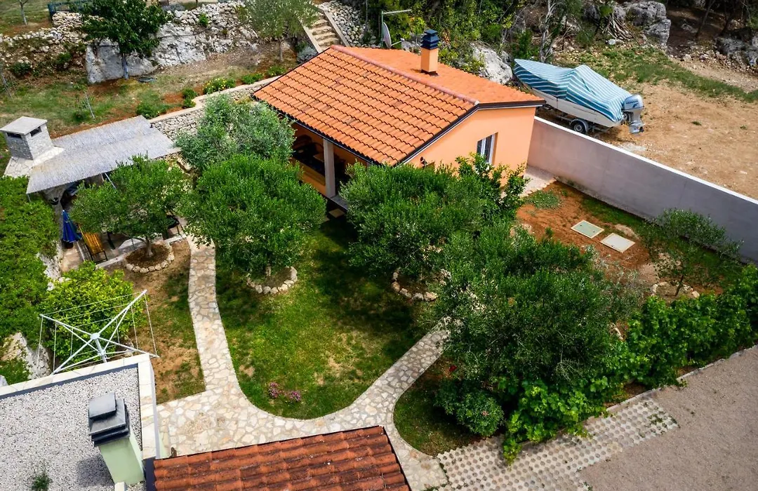 Apartman Sabljak-Nerezine-1