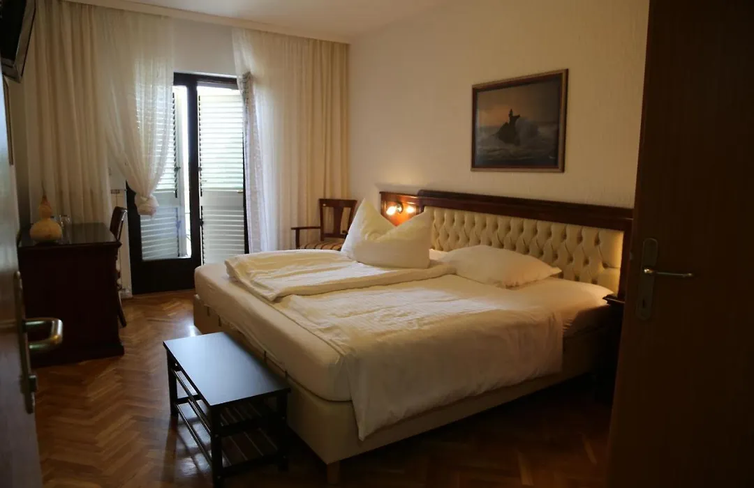 Villa Ana Lovran Apartments & Rooms-1