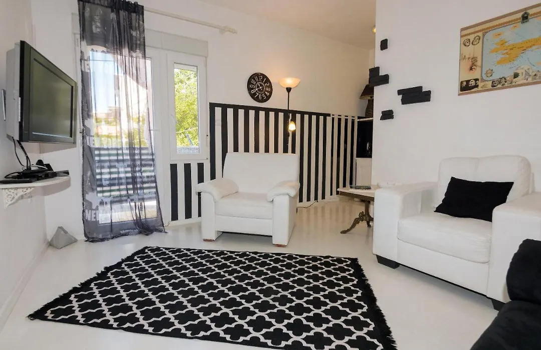 Apartment Eneja-1