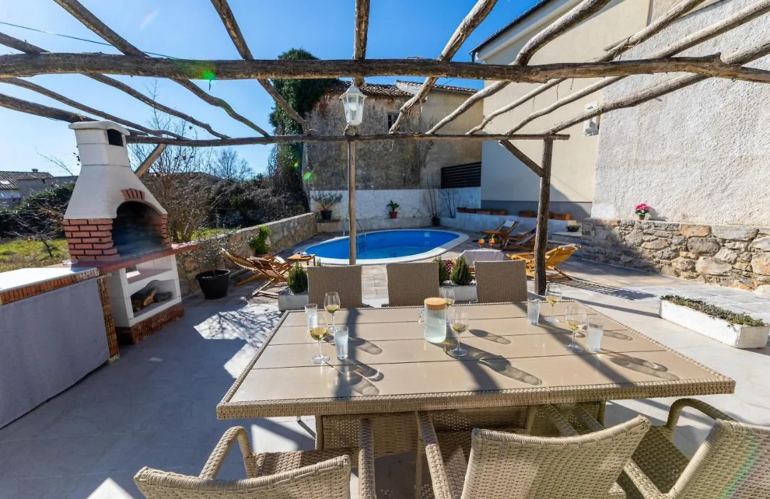 Villa Elm-1