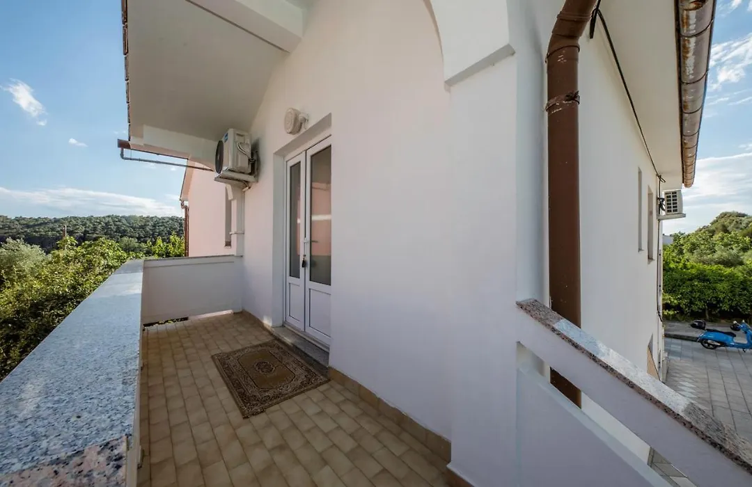Apartment Ante Kampor-1