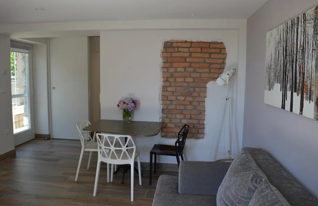 Beba'S Garden Apartment-1