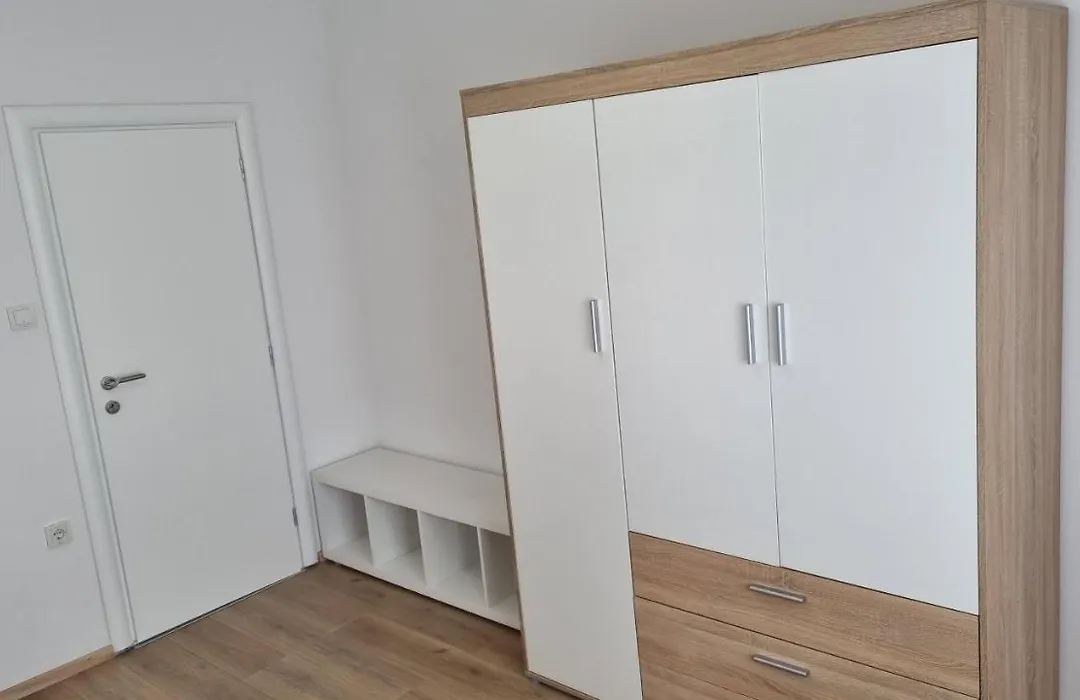 Apartmani Mali-1