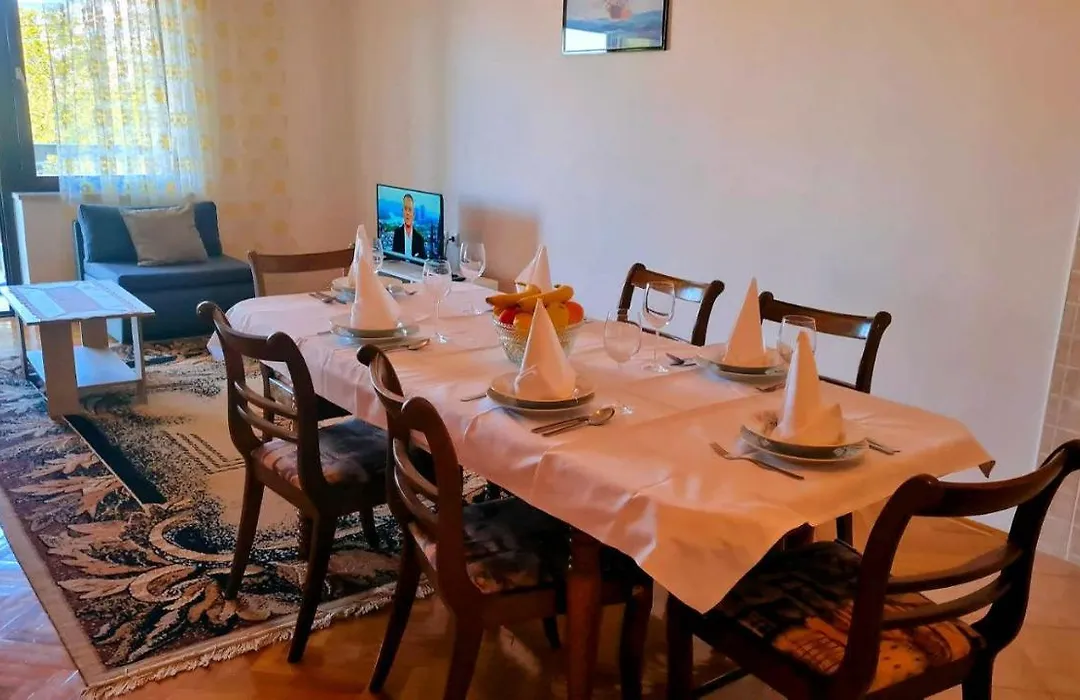 Apartment Djurdjica-1