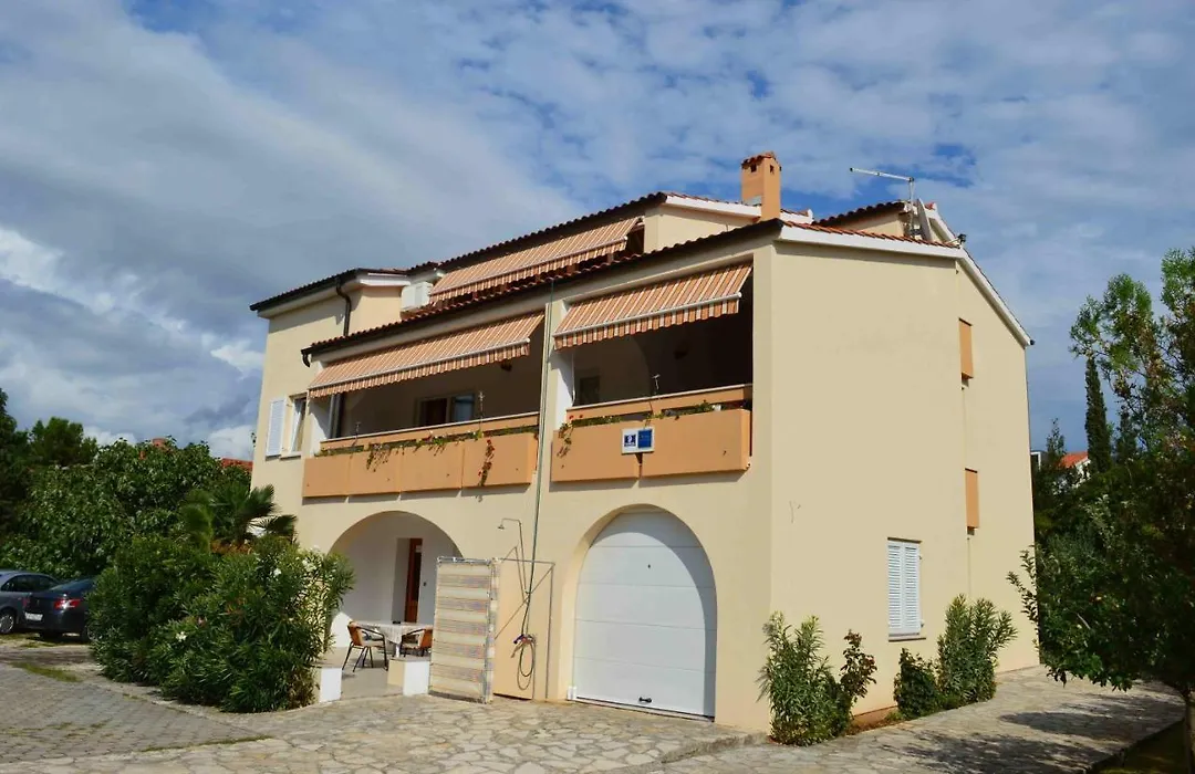 Apartments With Parking Space Punat, Krk - 16307-1