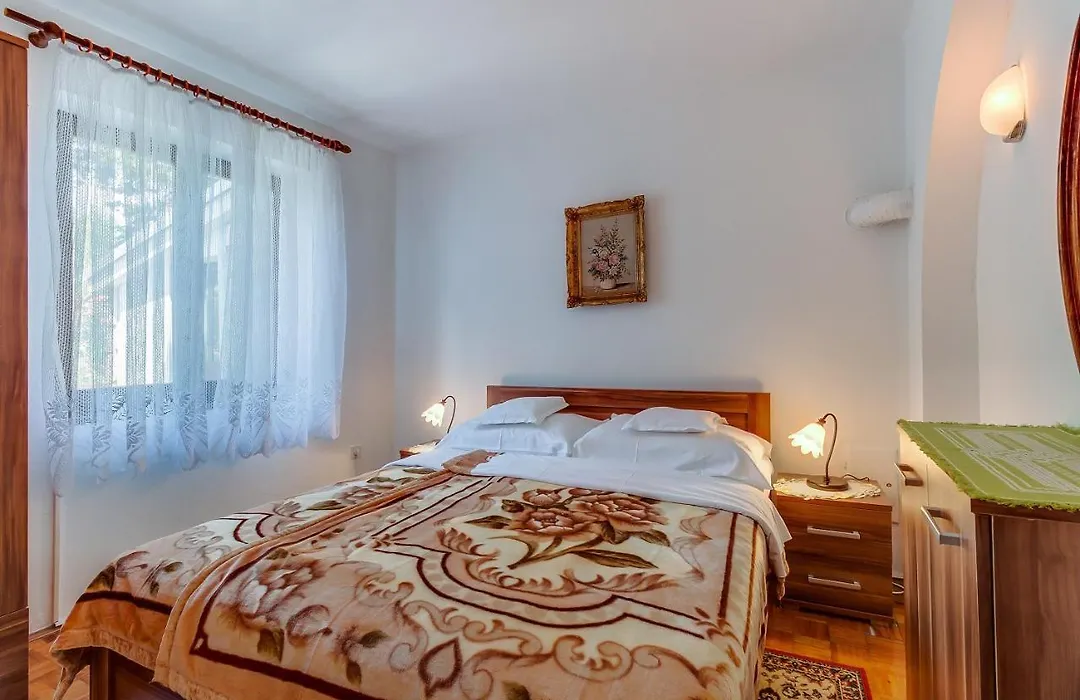 Apartments And Rooms By The Sea Mali Losinj-1