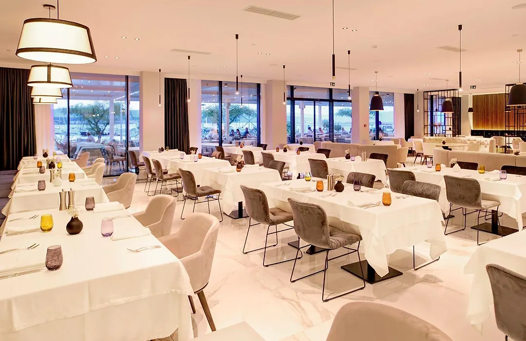 Luxury Hotel Riva-1