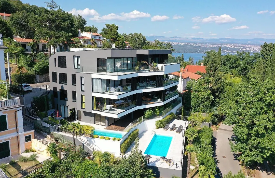 Blue Dot Apartment-1