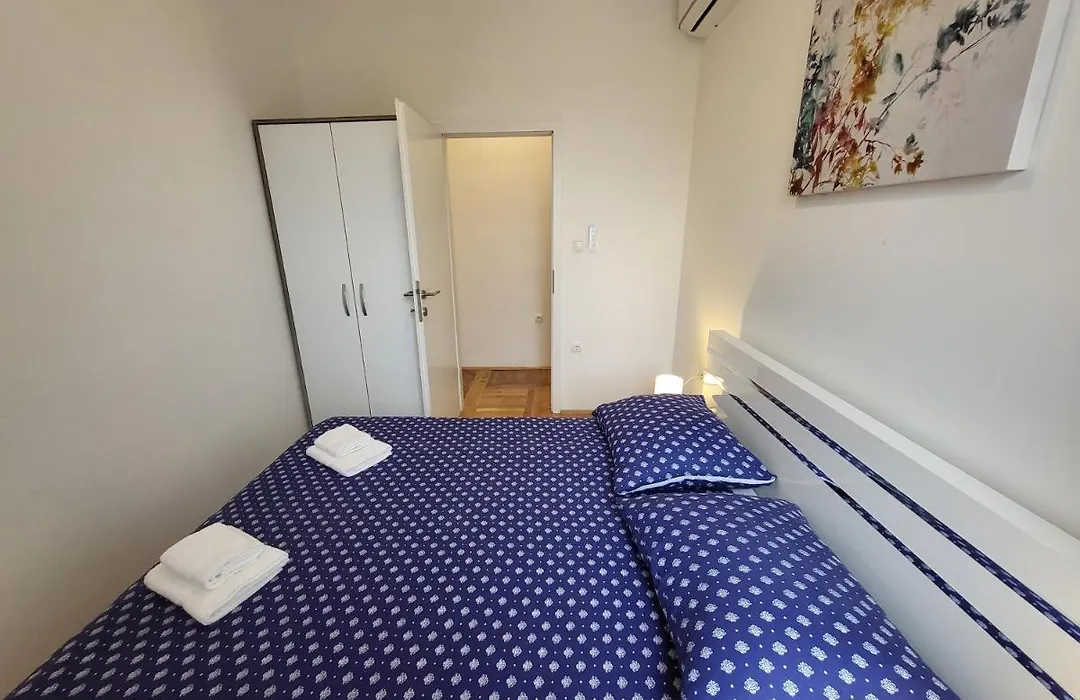 Apartment Lucky By Irundo-1