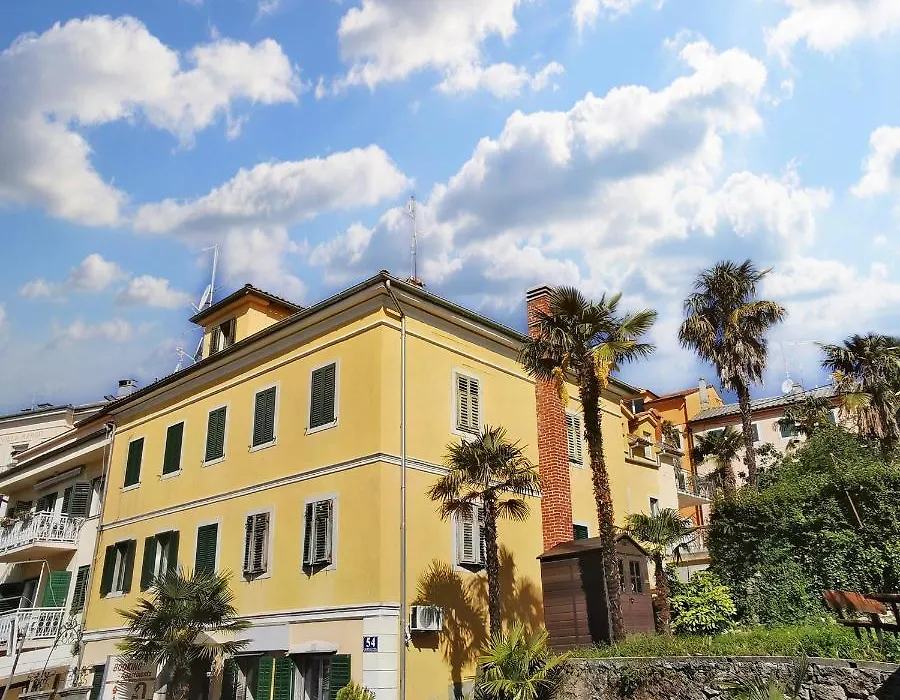 Elegance Suite - "100M From The Beach With Free Parking And Garden"-1