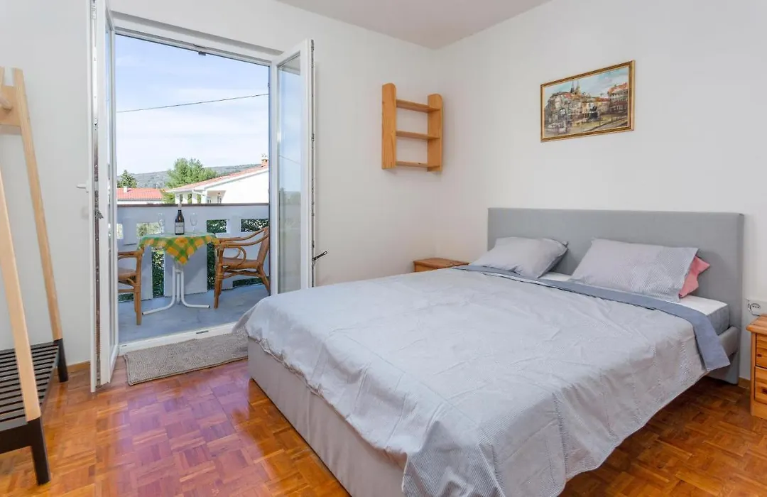 Awesome Home In Punat With Wifi And 7 Bedrooms-1