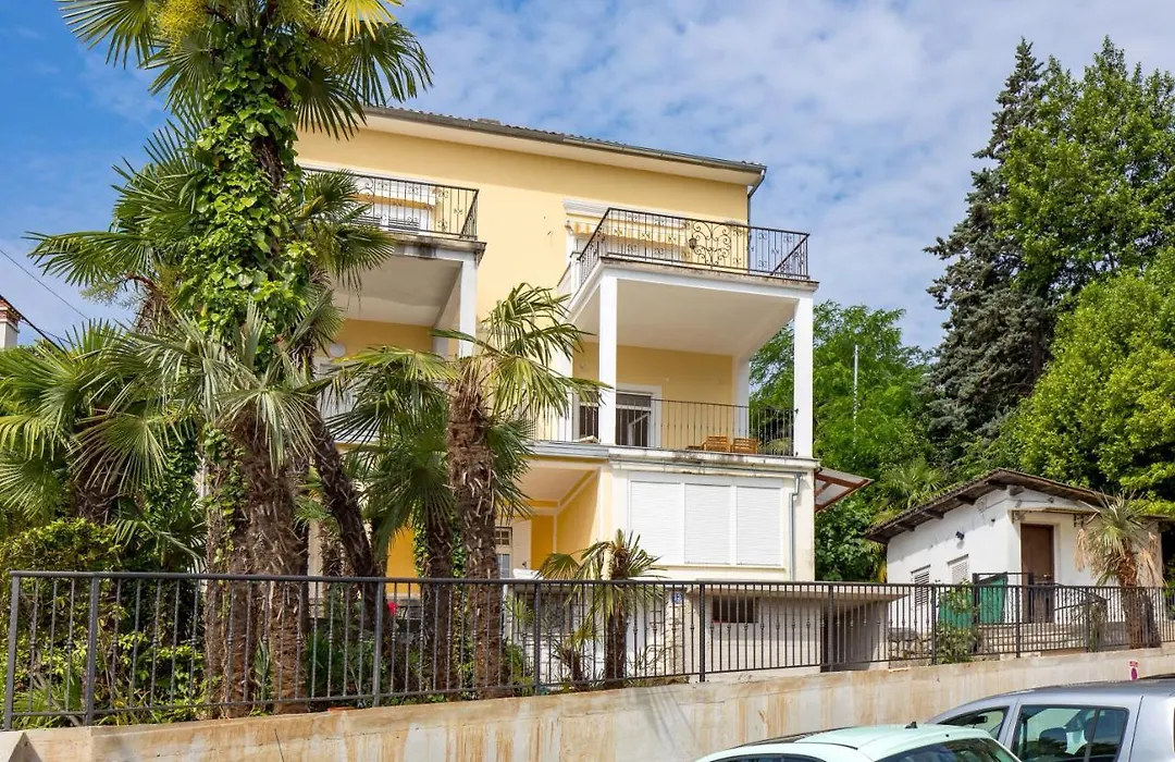 Apartment Lola-1