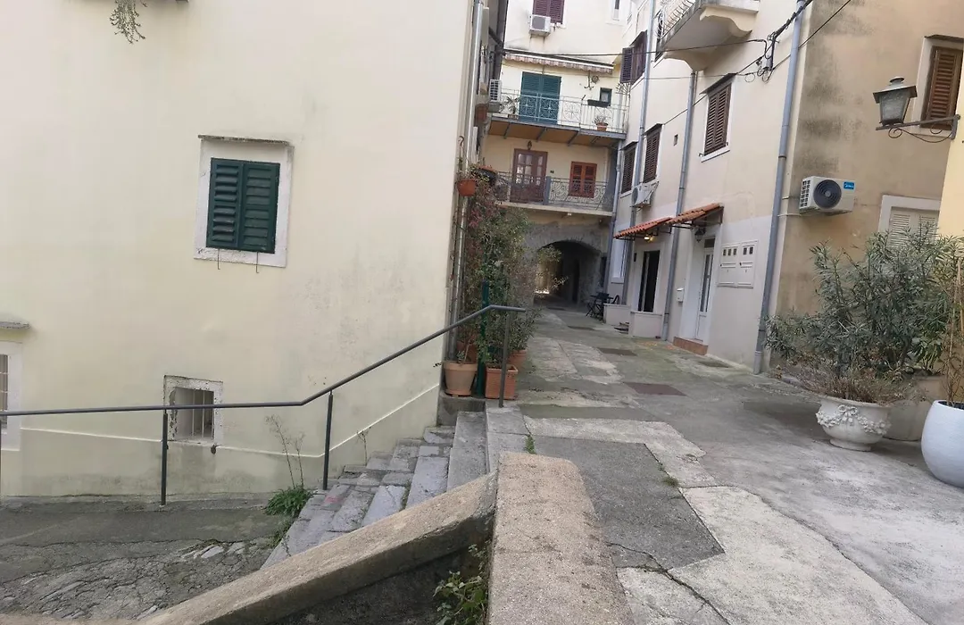 Apartment Zlatko , Ten Steps To The Sea-1