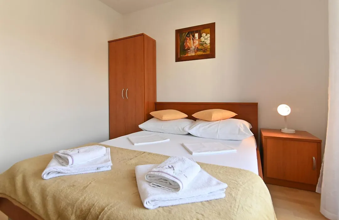 Rooms & Apartments Jadranka-1