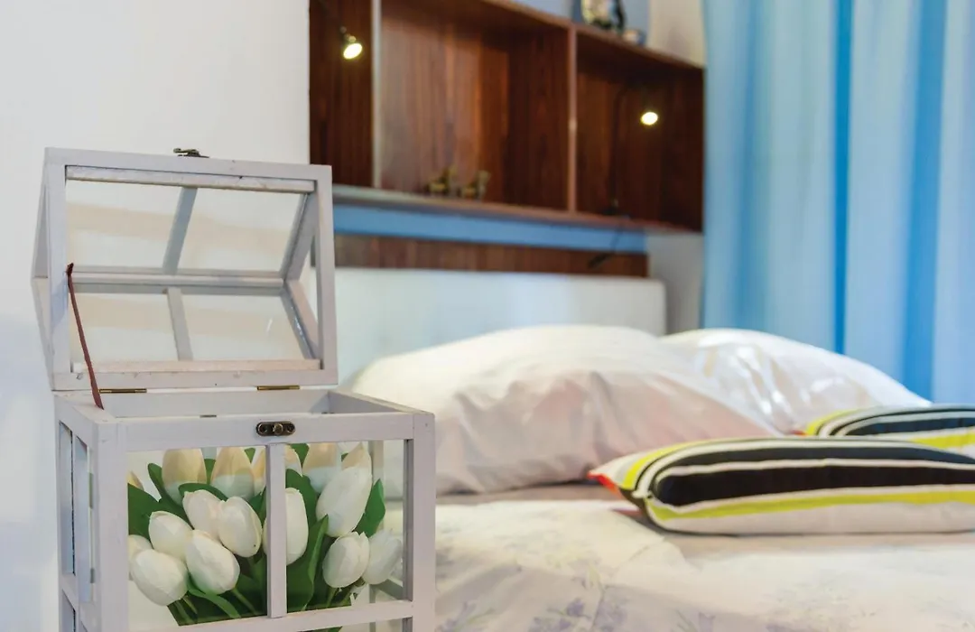 Rooms Croatia With Parking, Kitchen And Dining Area For Guests-1