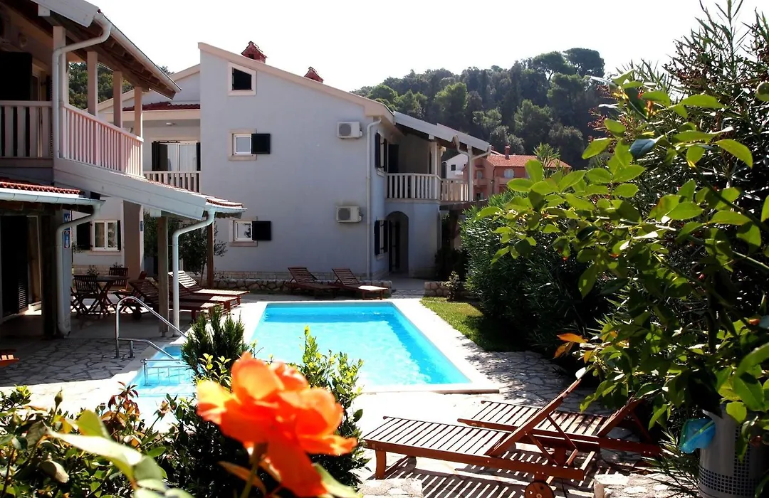 Villas Rab Palit-1