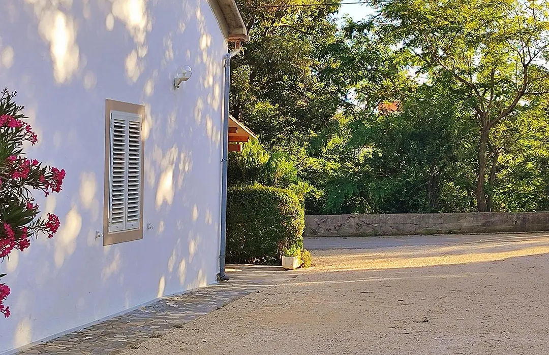 Apartman Daniel With Free Parking-1