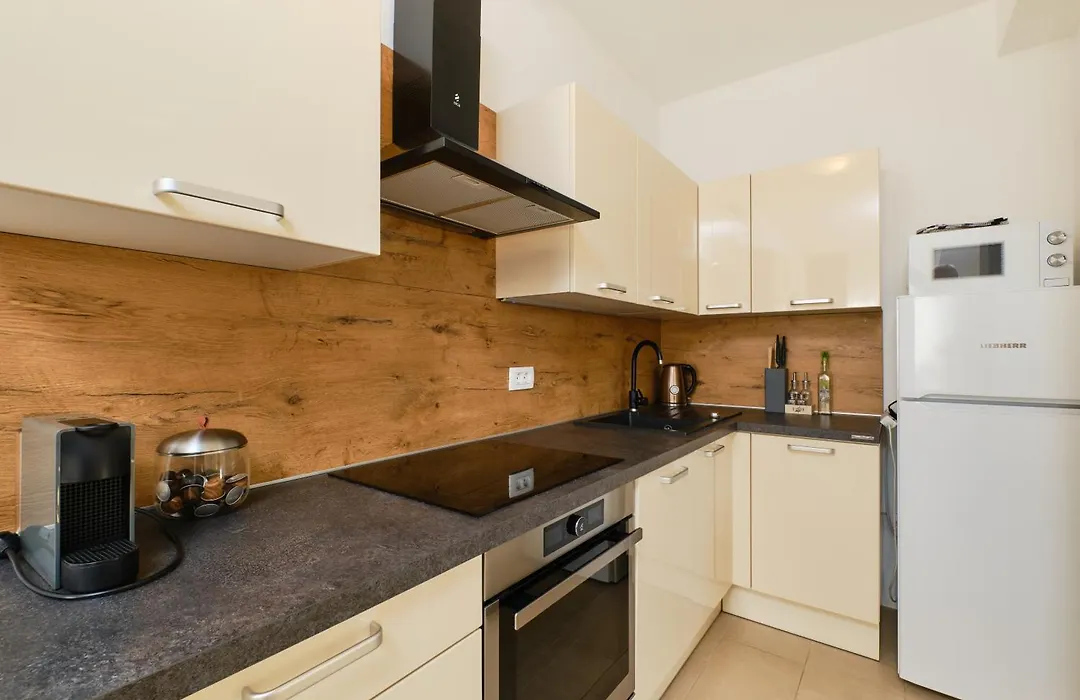 Apartments Divna-1