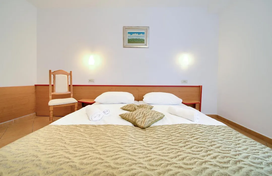 Villa Lovorka - Hotel Resort Drazica-1