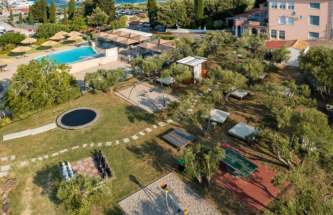 Holiday Homes Kanajt-1