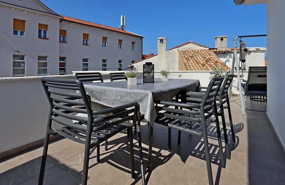 Apartments And Rooms With Parking Space Vrbnik, Krk - 5302-1