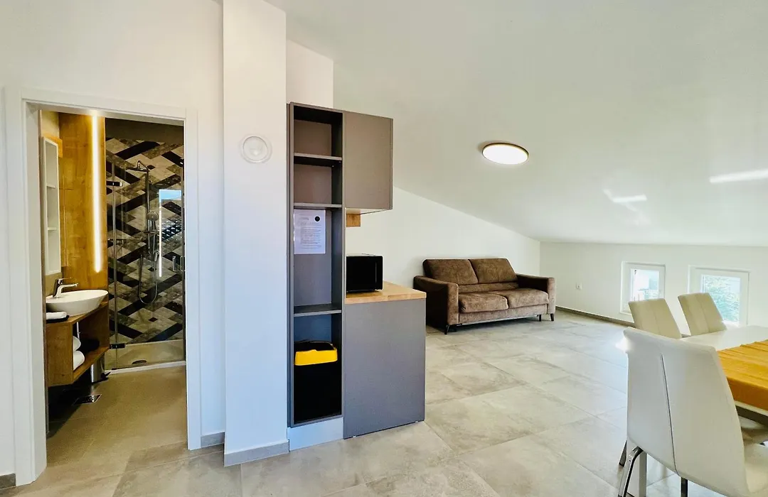 Apartmani Avis-1